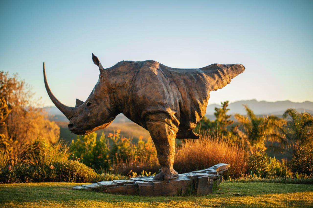 Sky Villa Boutique Hotel By Raw Africa Collection Plettenberg Bay Εξωτερικό φωτογραφία The sculpture of a white rhinoceros at the entrance of the park